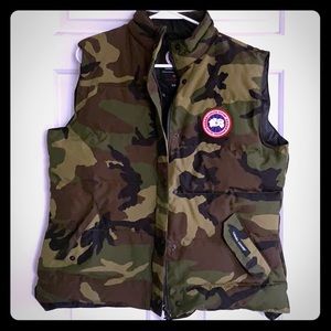 Canada goose women’s camo vest sz xl